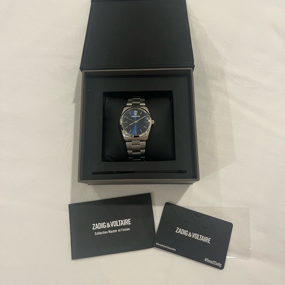 ZADIG & VOLTAIRE watch with beautiful blue dial